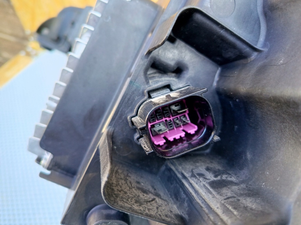 фото №11, Лампа перед права audi q4 e-tron matrix kpl 89a941036