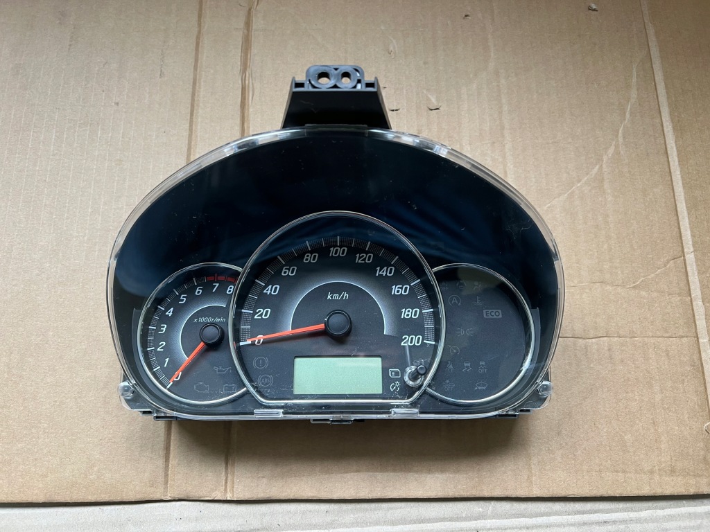 фото №1, Attrage space star ii 1.2 счетчик приборы оригинал