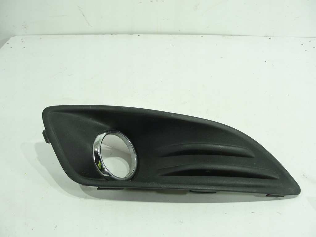 фото №1, Решётка противотуманной фары перед правая ford fiesta mk7 2012-