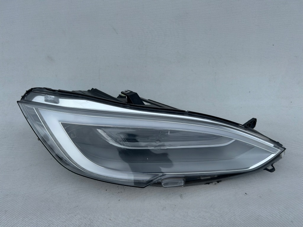 Купить Tesla s рестайлинг  фара правый перед full led 105357500c