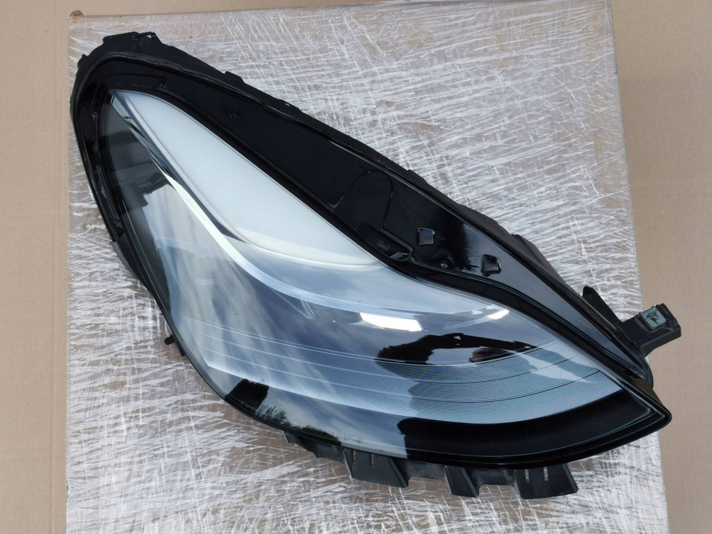 Tesla 3 рестайлинг  20- y фара передняя правый  led 1514953- 00-d Недорого