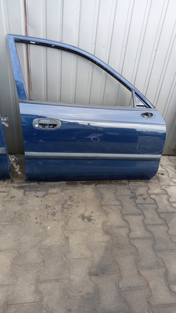 фото №1, Дверь правое перед mitsubishi carisma hb 97r