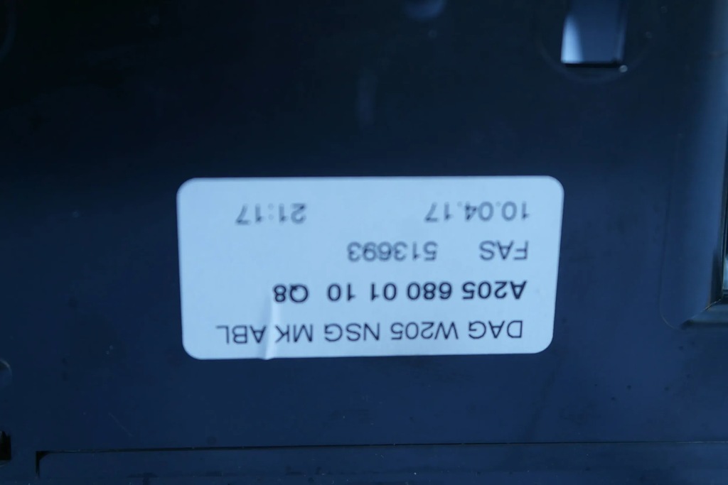 фото №8, Mercedes-benz c w205 2016 панели управление, переключатели, панель средний