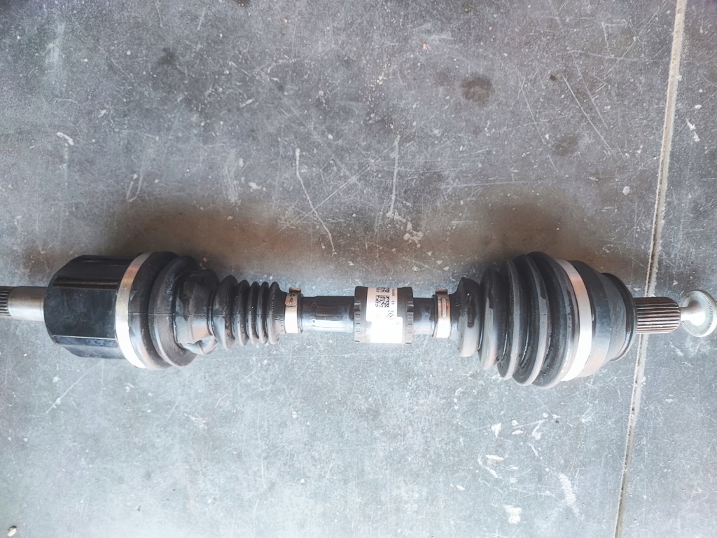 фото №1, Mercedes 45s amg w245 w177 w118 приводной вал левая