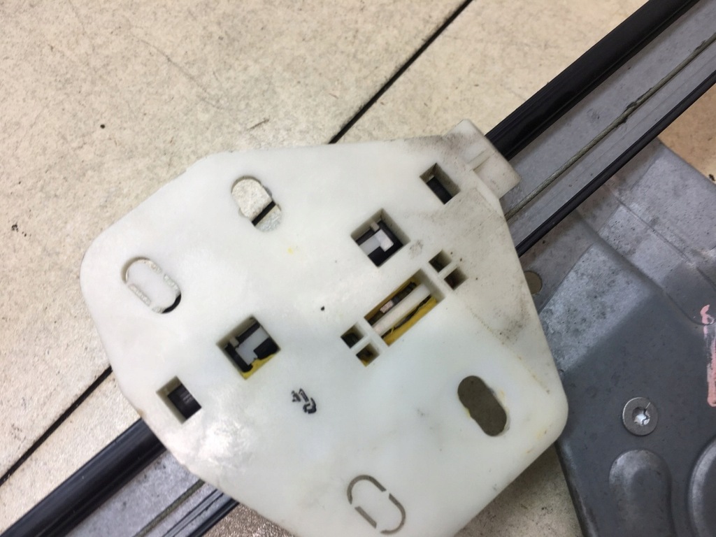 фото №8, Подъемник стекло левый перед espace iii 0130821631