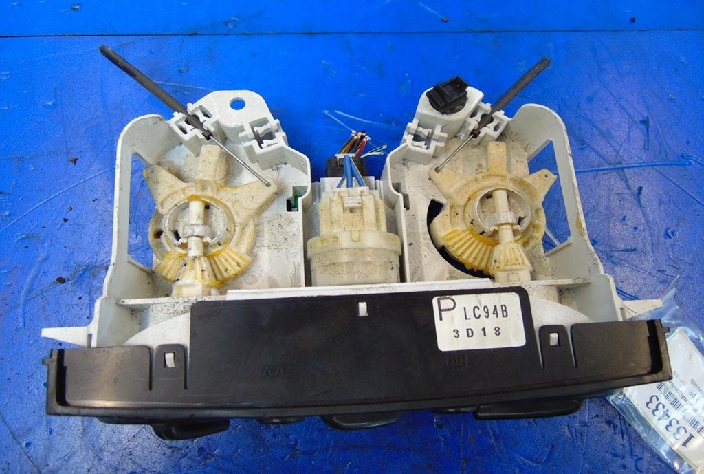 фото №2, Mazda mpv ii панель обдув