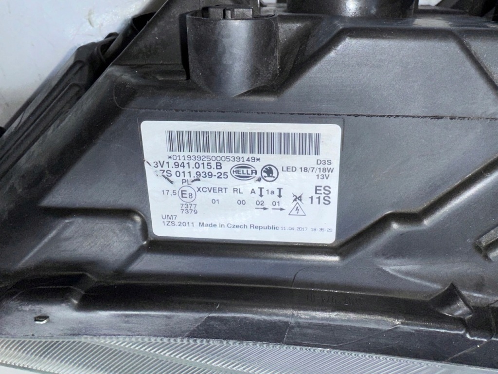 Skoda superb фара перед левая правый  ксенон led комплект 3v194015b 3v1941016b Недорого