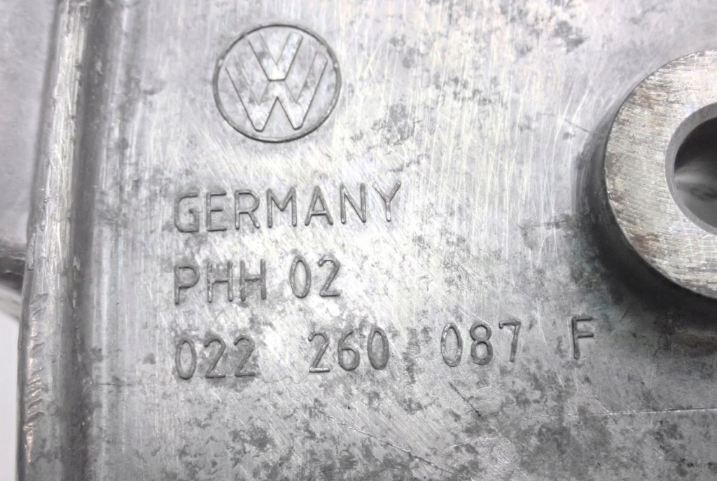 фото №9, Кронштейн основание генератора audi q7 4l 022260087f