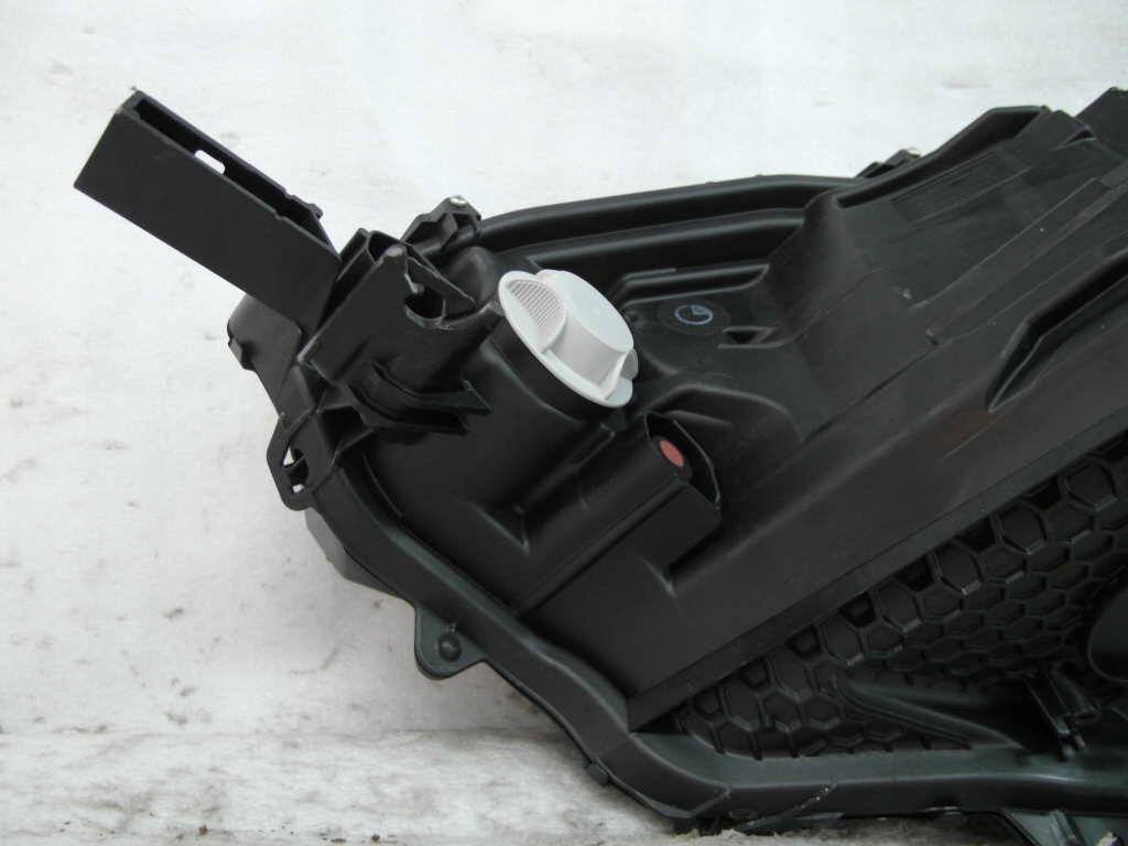 фото №11, Toyota bz4x full led лампа передня права