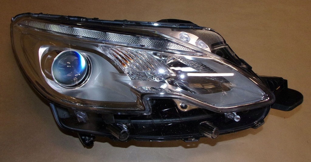 фото №1, Фара p 2008 правая 1685353480