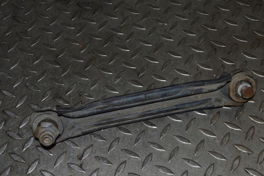 фото №2, Mercedes r172 slk250d 2016 rhd задній правий важіль