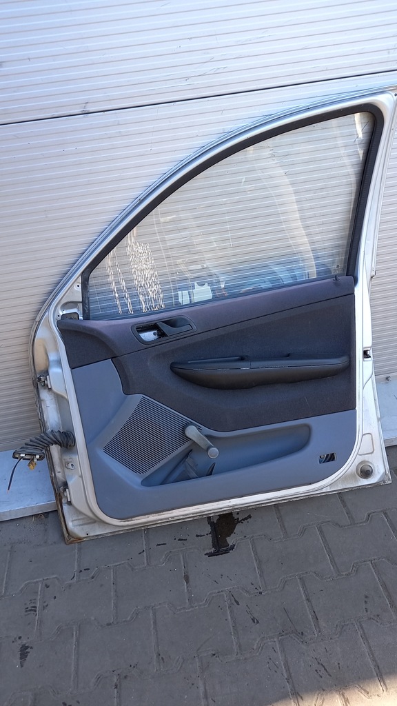 фото №1, Дверь правое перед skoda fabia 01r