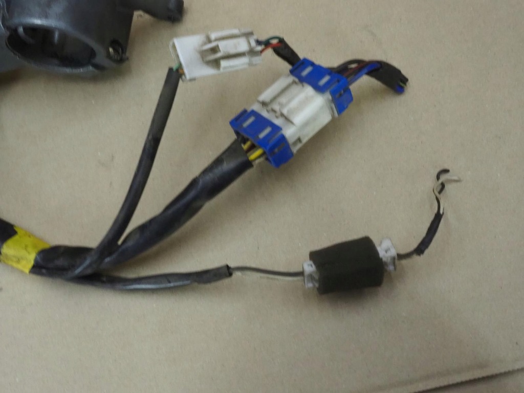 фото №11, Hyundai h1 h200 97- замок зажигания 2x ключ вкладка