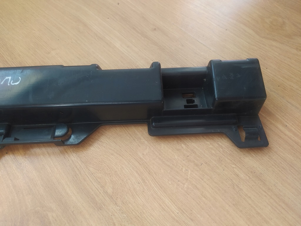 фото №4, Напрямна молдинг кріпильна поріг r2 bmw f20 51777240914