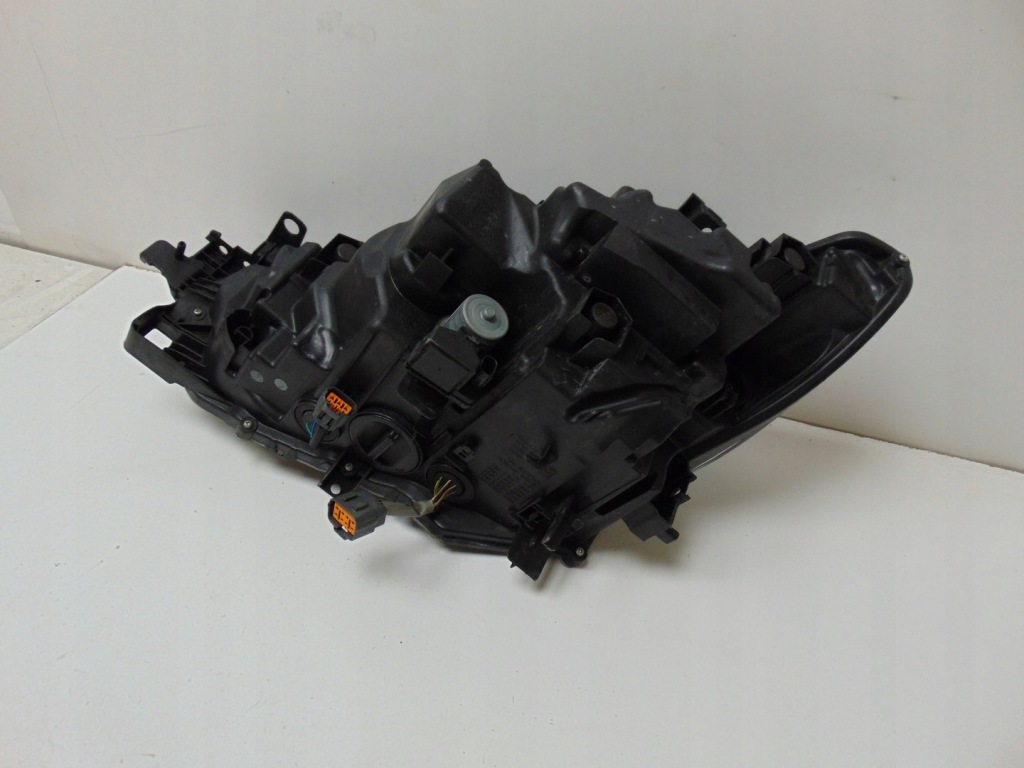 Фара правий перед mazda 6 3 gj рестайлінг  оригінал європа Зі Шроту