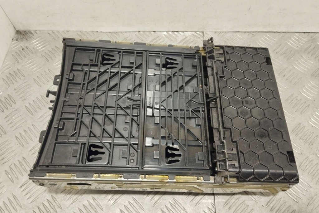 фото №9, Кронштейн na чашки bmw 7 g11, g12 9302629 бензиновий 330kw 2016