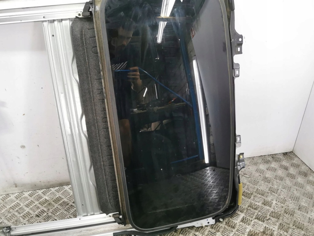 фото №16, Tesla model 3 2022 люк комплект