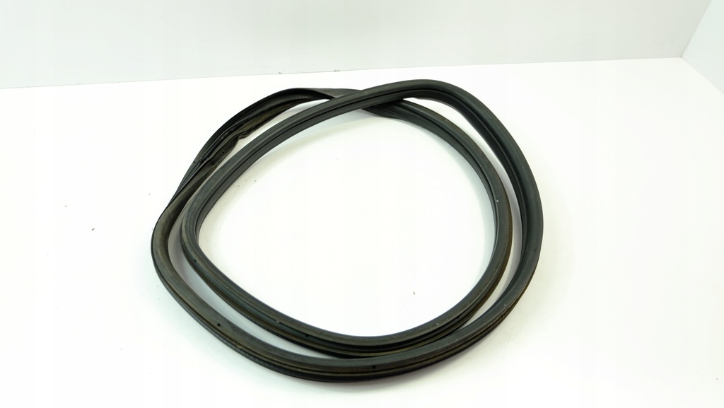 фото №1, Alfa romeo 159 kombi прокладка кузовна двері правий задня