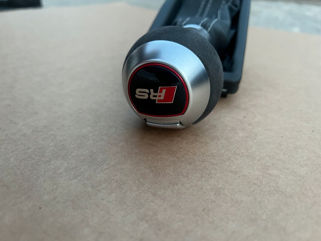 фото №16, Audi rs3 8v lift оригинальная воздуховод ручка кожа alcantara