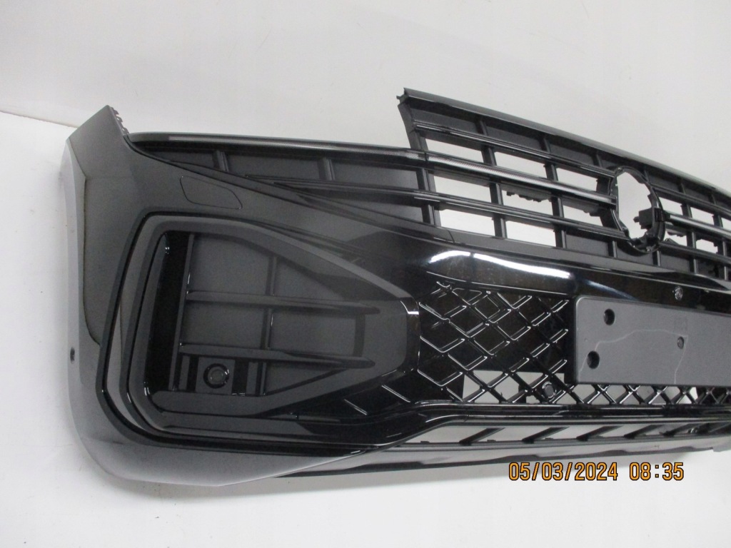 Бампер vw touareg 760 r-line 23r рестайлінг  6pdc камера ксенон передній Зі Шроту