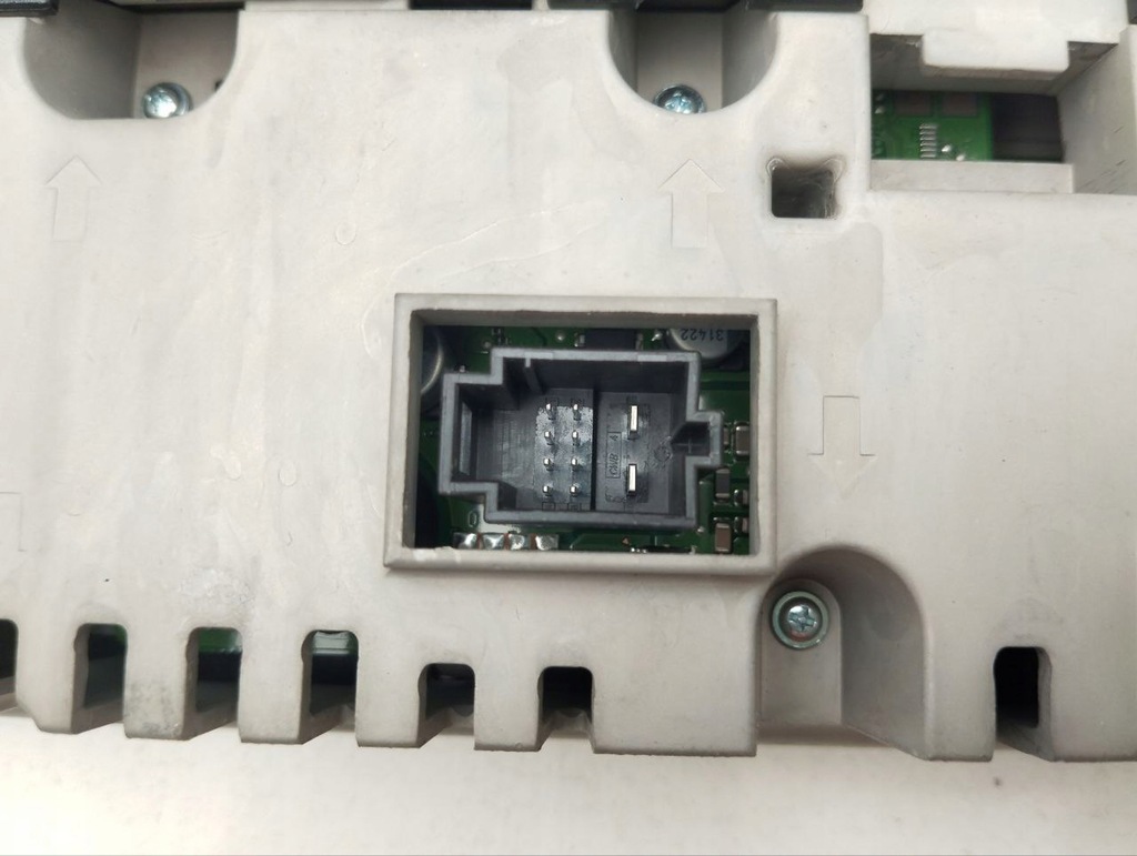 фото №7, Mercedes-benz eqb 2023 панелі керування, перемикачі