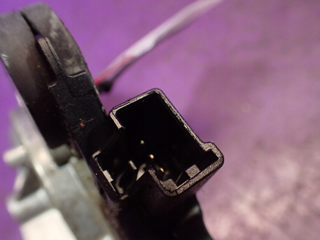 фото №5, Mazda 3 i bk hb 5d 03-06 моторчик дворники задняя 0390201588 3 pin