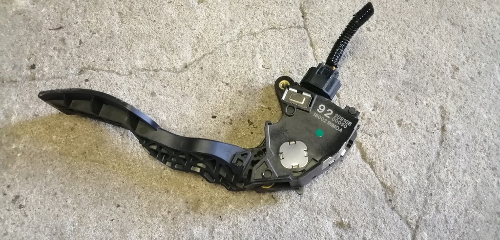 фото №1, Nissan micra k13 педаль газа 180021hm0a