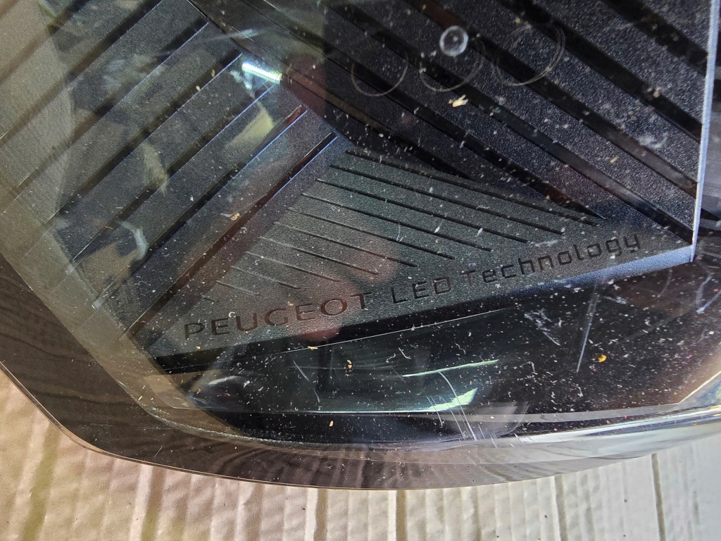 Фара фары задняя комплект peugeot 3008 2 рестайлинг  европа Киев