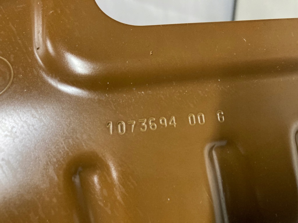 фото №7, Обшивка правое задние tesla 3