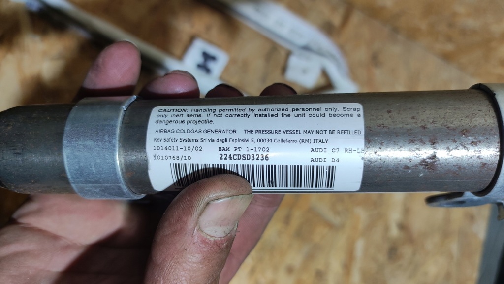 фото №9, Шторка безпеки права audi a8 d4 4h0880742e