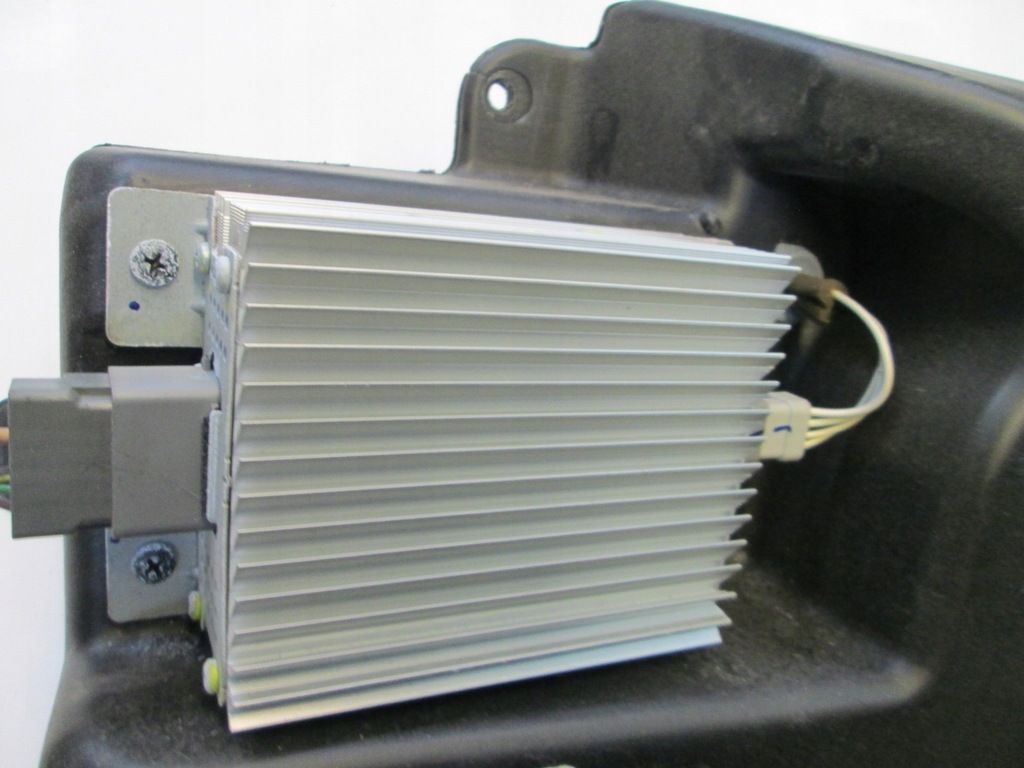 фото №10, Ford flex 08- усилитель sony сабвуфер динамик