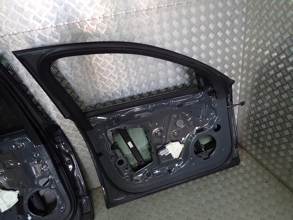 фото №7, Audi s8 a8 4h lift дверь перед передние левая стекло