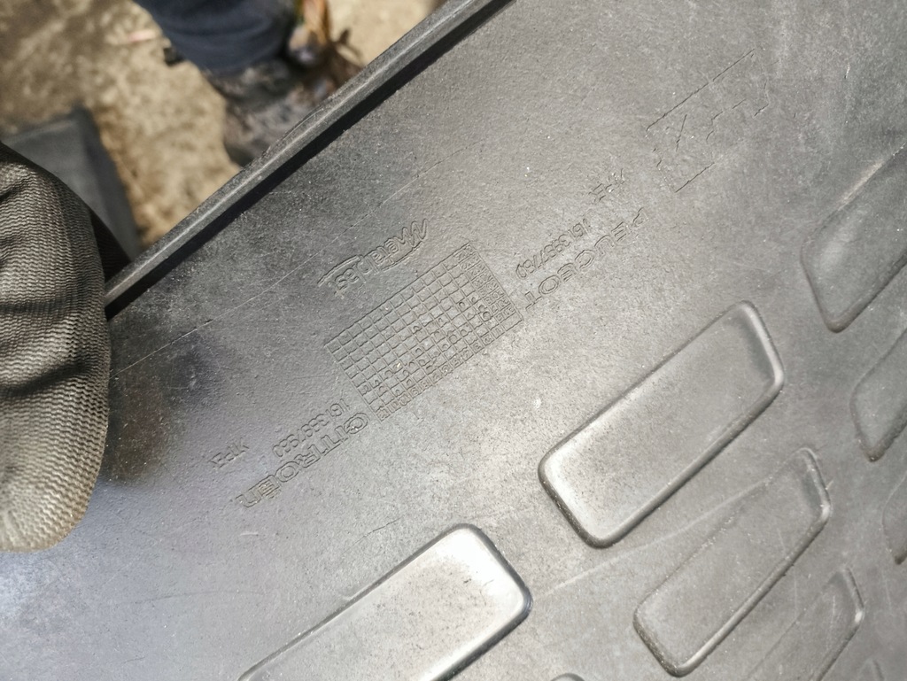 фото №5, Citroen jumpy коврик резиновый перед peugeot traveller 1613997780 ?