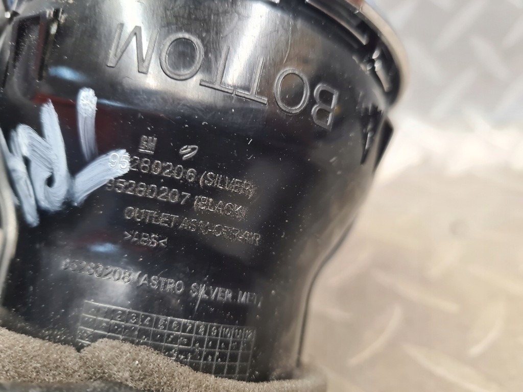 фото №6, Решітка впуск повітря обдув w desce права ліва chevrolet trax