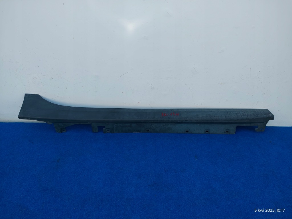 Купить Bmw 1 f40 правая накладка  порог порог правый  8072574 pro13h