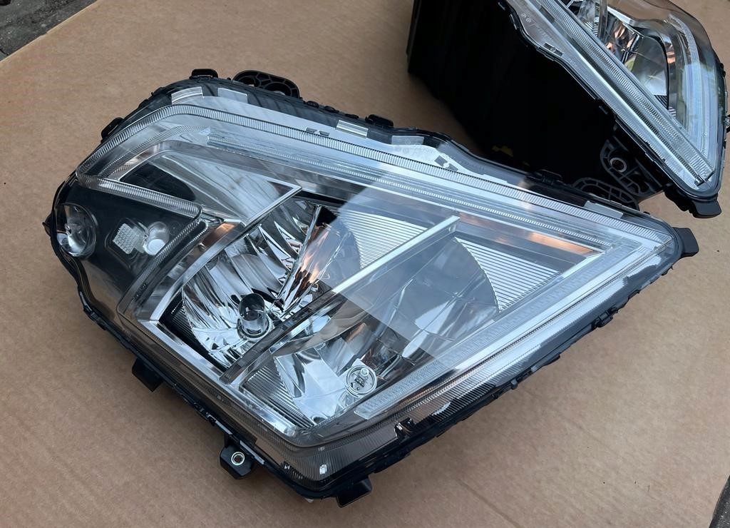 фото №3, Лампы перед передние volvo fm fmx