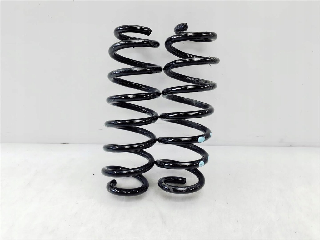 фото №1, Toyota yaris cross пружина подвеска задняя 4x4 !!!