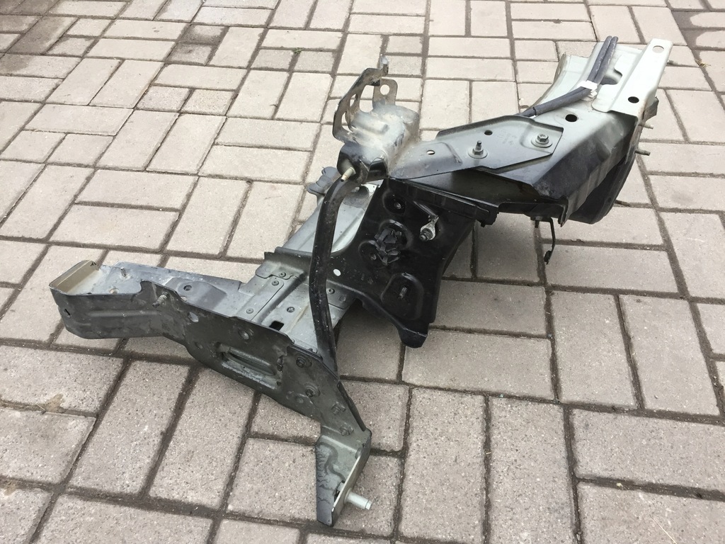 фото №1, Renault clio iv 4 чверть права кронштейн pod фара кронштейн tegne