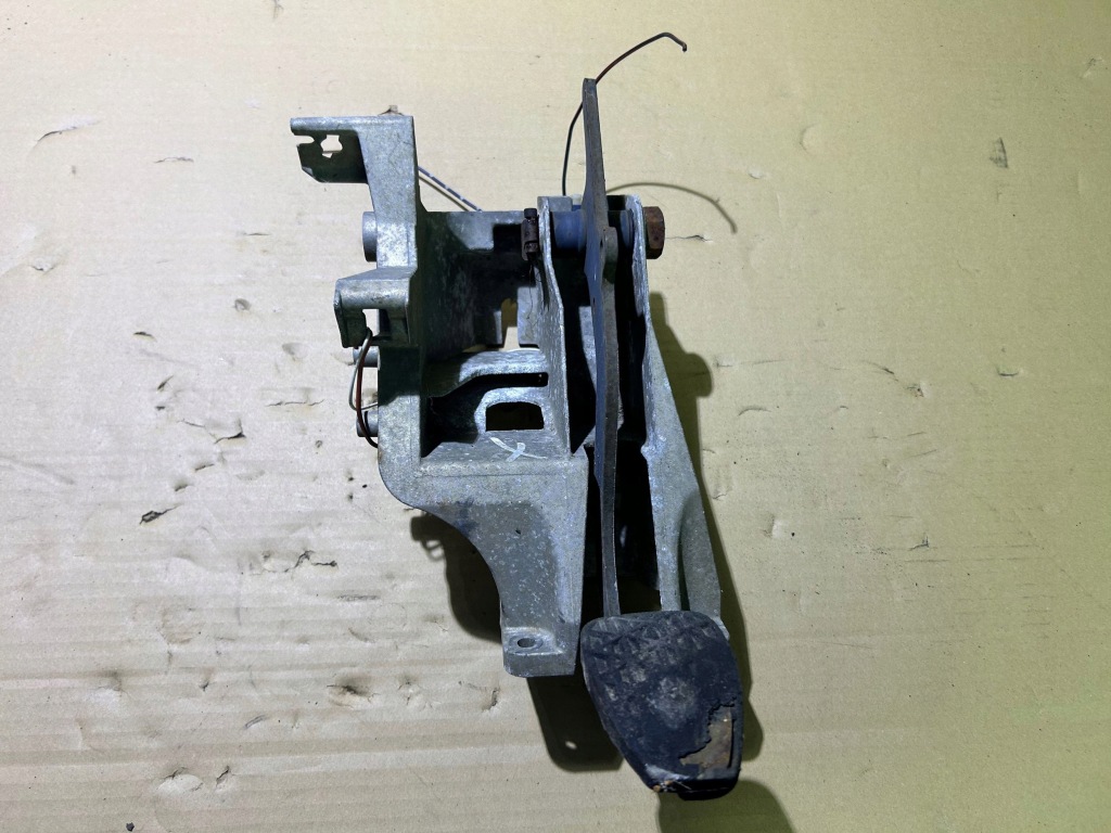 Купити Педаль гальма mercedes w210 9012941301