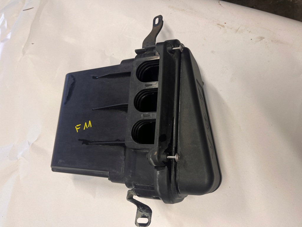 фото №1, Bmw f11 корпус коробка запобіжників 7555189