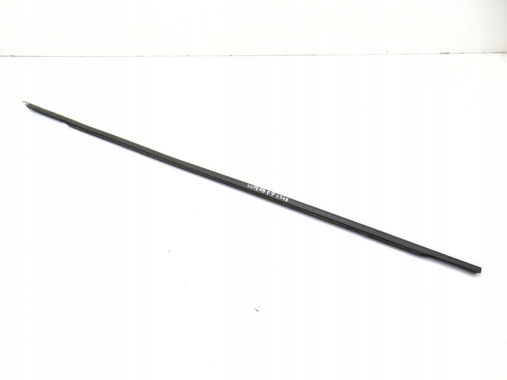 Купить Молдинг дверь стекло хром правый перед skoda superb