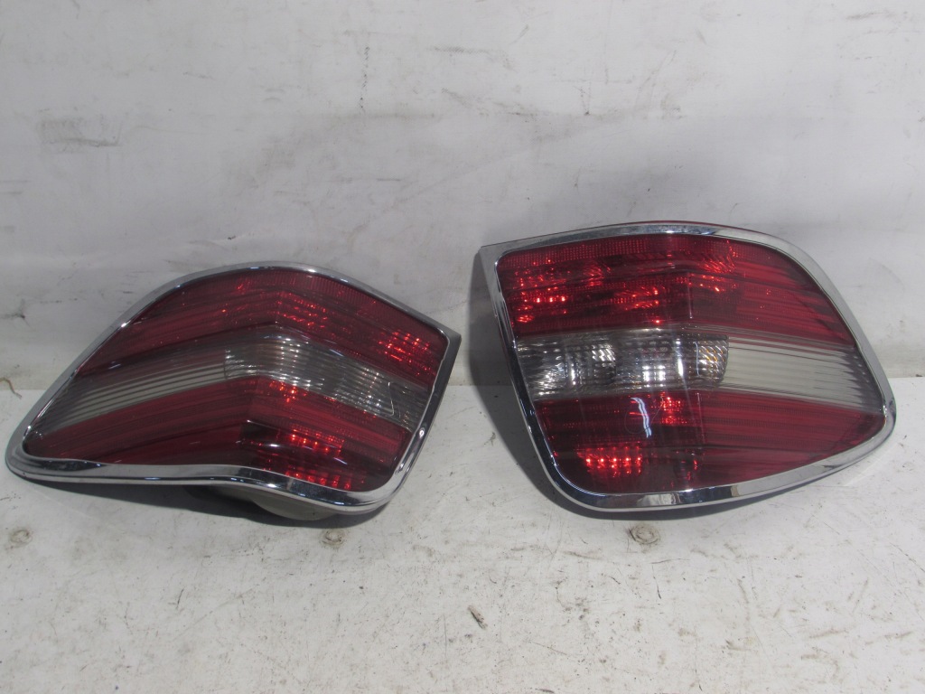 Купити Лампа задній ліва права mercedes ml w164 рамка хром