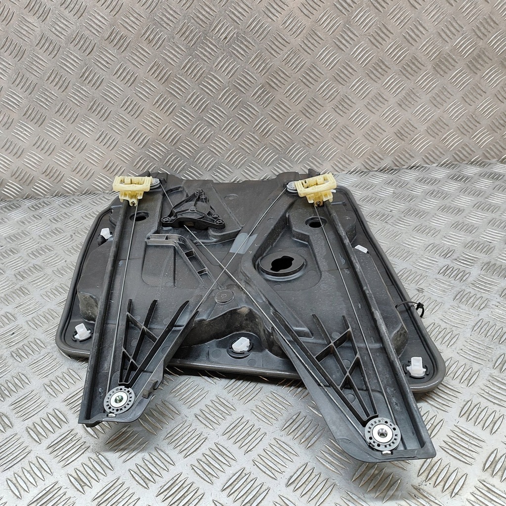 фото №6, Skoda enyaq iv 2022 перед сторона правая электрический подъемник стекло дверь