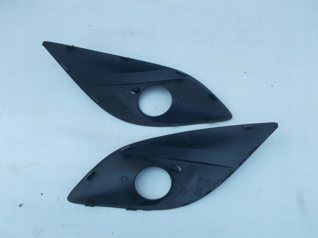 Решётка бампера перед противотуманная фара левое  правый  opel meriva b 13253626 13267745 Киев