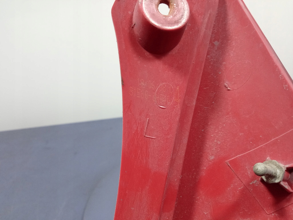 фото №9, Peugeot 107 05- лампа задняя левая задняя 81560-0h040