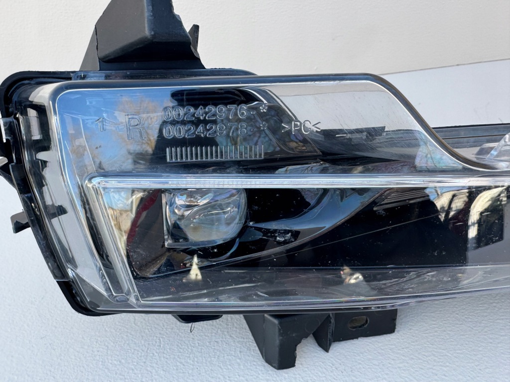 Tesla model y противотуманная фара правый led drl перед 1507933-10 Доставка