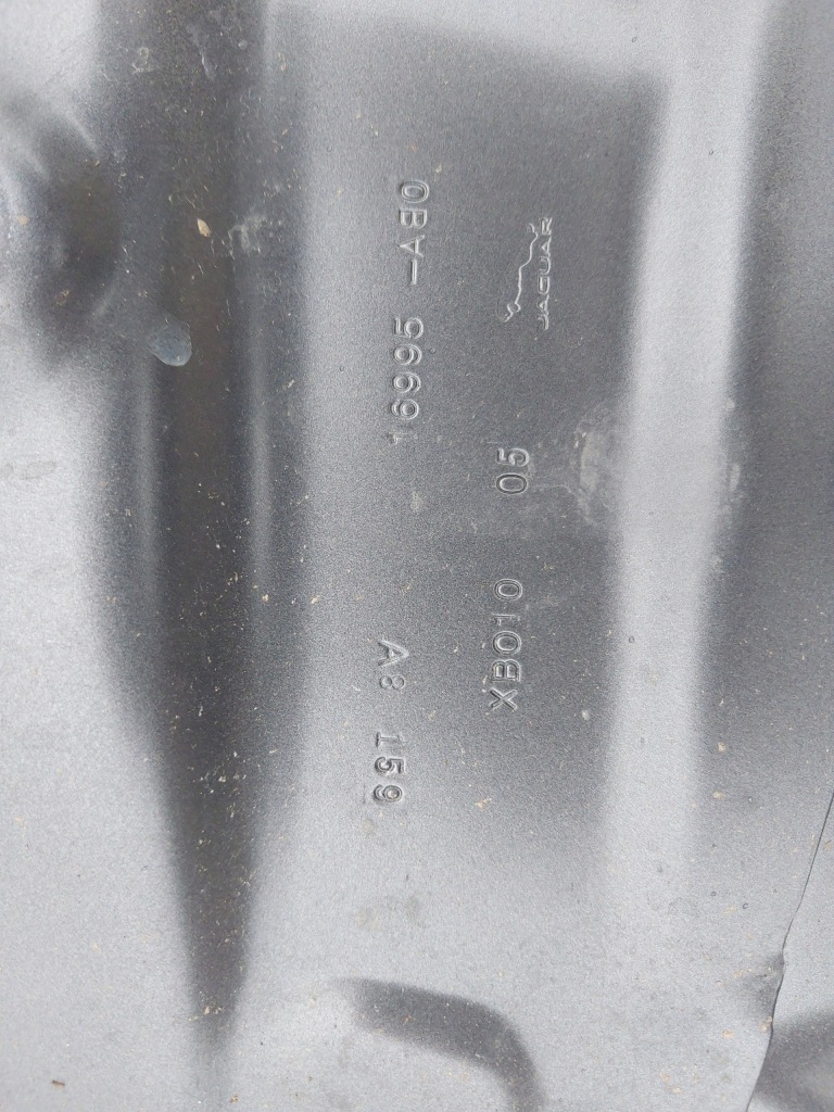 Капот кришка jaguar 1 pace оригінал гарний стан в Україні