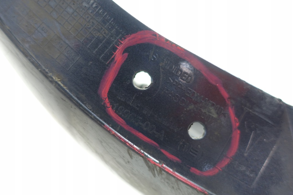 Tesla model 3 2017- бампер перед передній 1519965-00-a Доставка