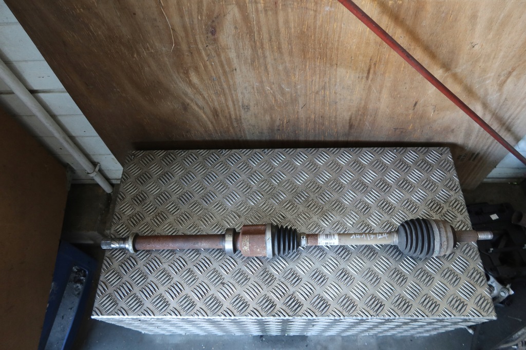 фото №1, Приводной вал правая clio v 391009804r