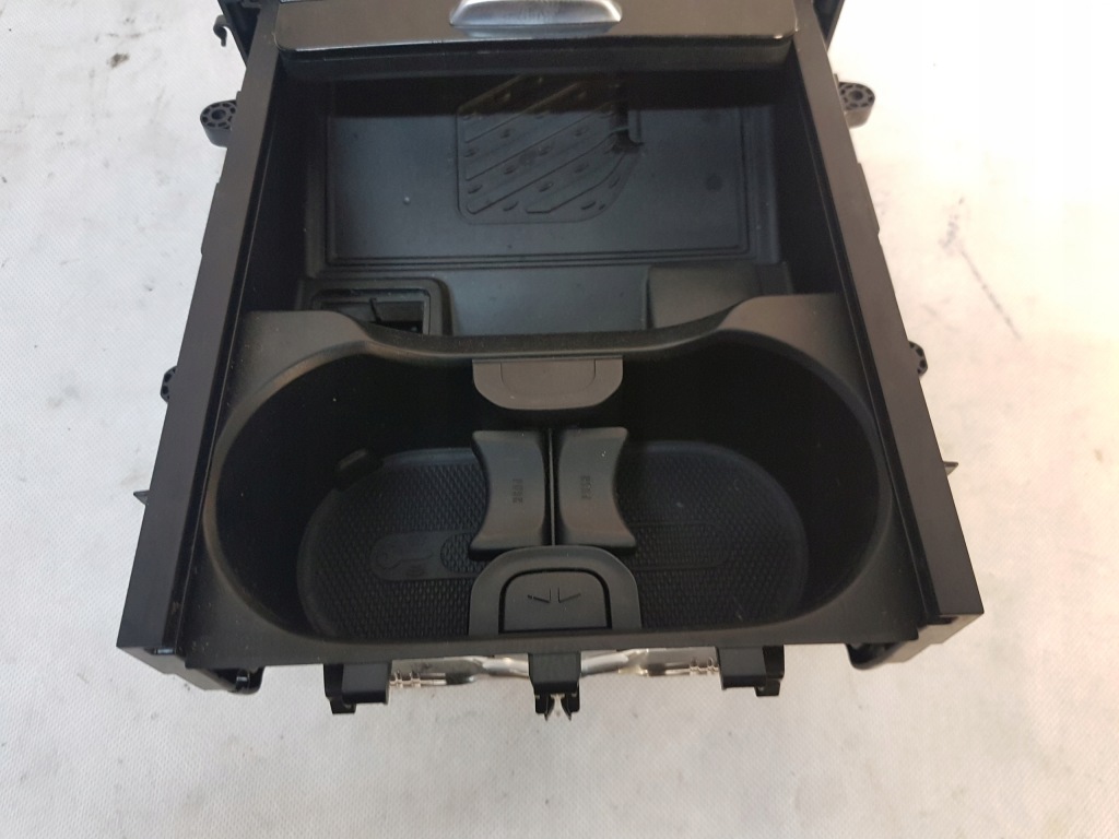 фото №14, Бардачок mecedes eqa gla w177 w118 зарядное устройство индукционная a1776806001